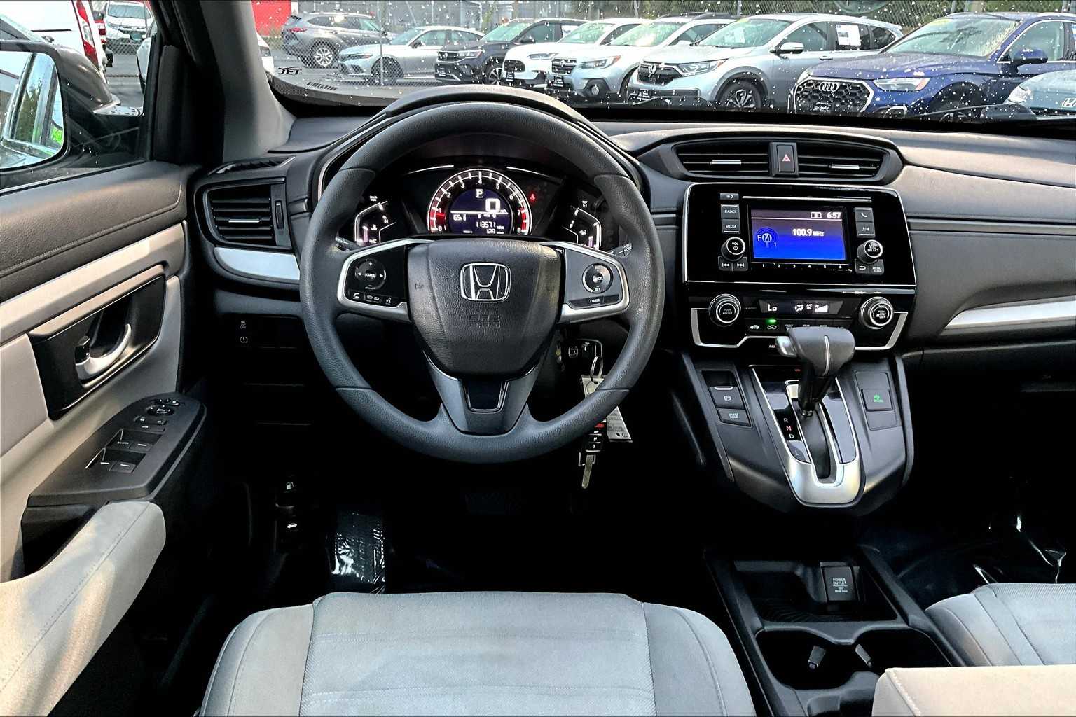 2017 Honda CR-V LX photo 5