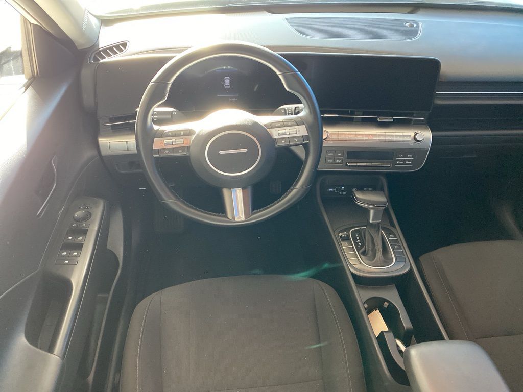 2025 Hyundai Kona SEL photo 3