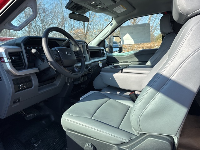 2024 Ford F-350 XL photo 5