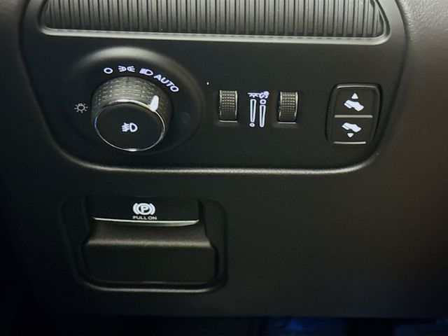 2023 Jeep Wagoneer L Series III Obsidian photo 10