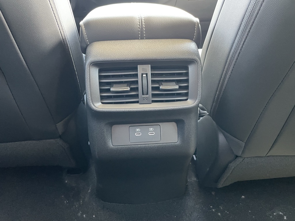 2025 Nissan Murano SL photo 17