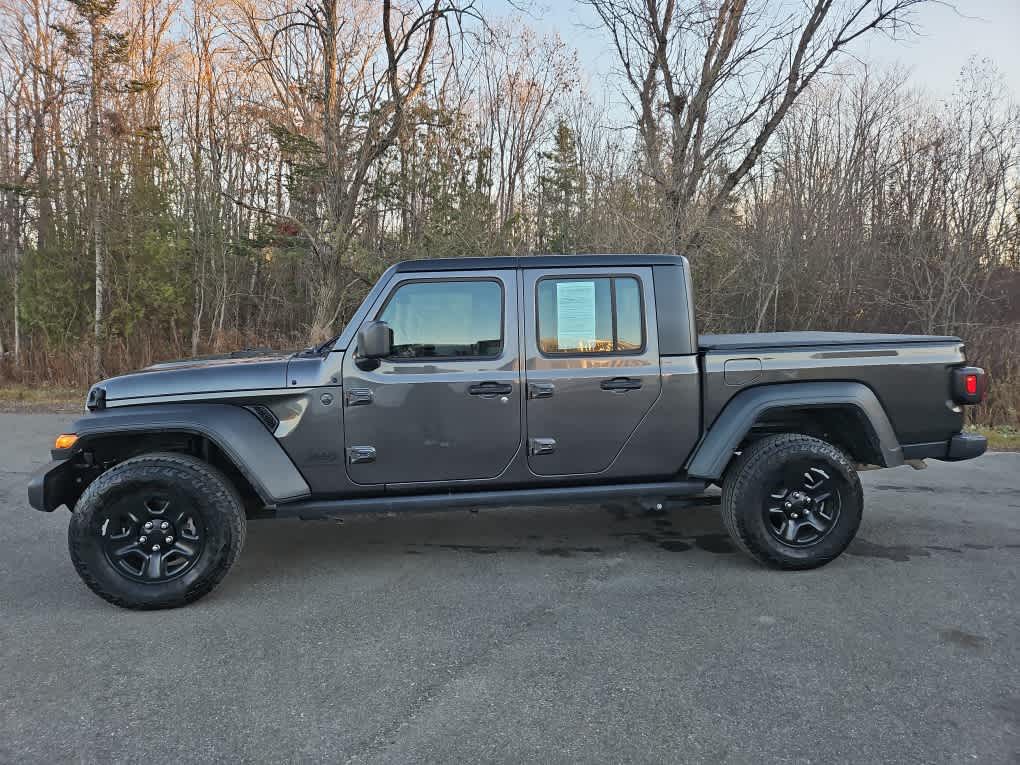 2024 Jeep Gladiator Sport photo 2