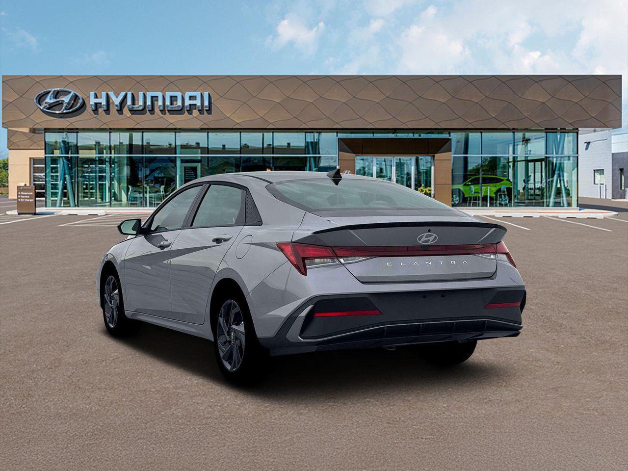 2026 Hyundai Elantra SEL Sport photo 4