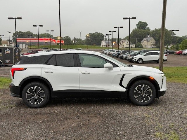 2025 Chevrolet Blazer EV photo 2