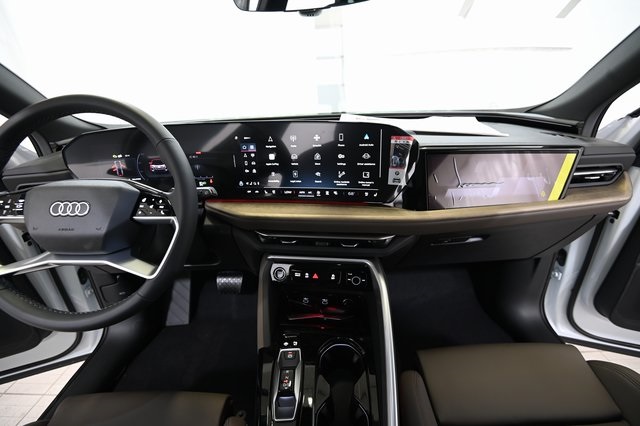 2025 Audi Q5 2.0T Prestige Premium photo 2