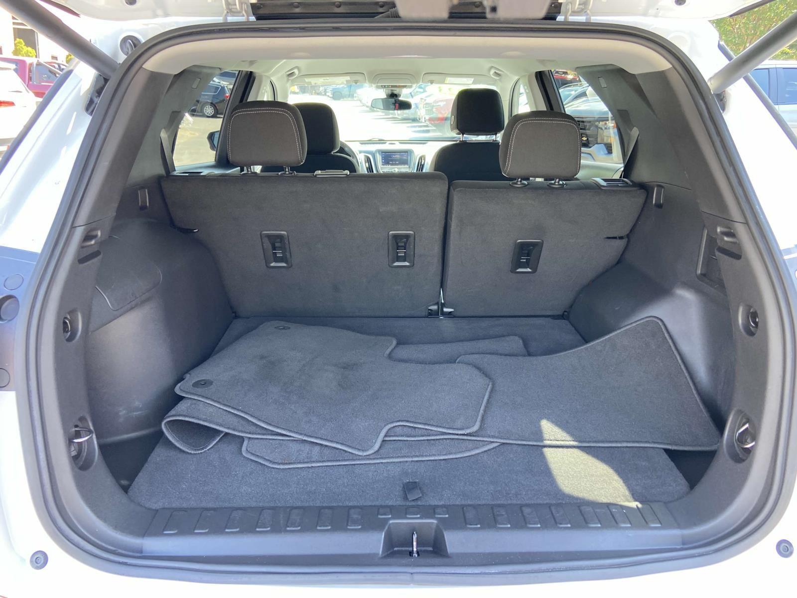 2023 Chevrolet Equinox LT photo 28
