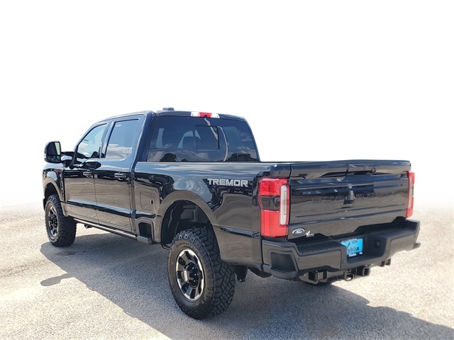 2026 Ford F-250 Platinum photo 3
