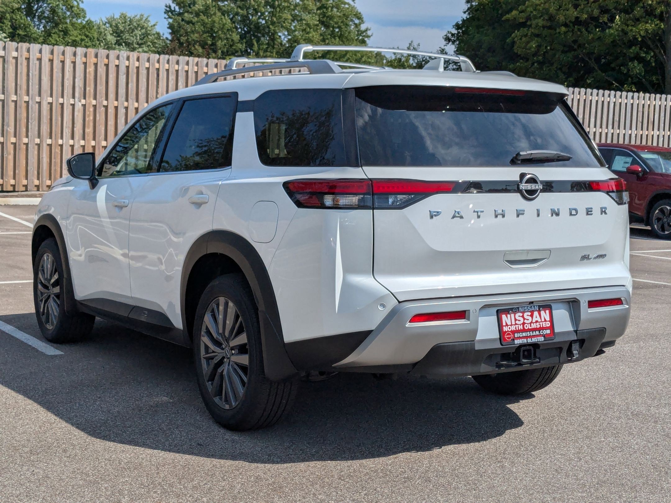2025 Nissan Pathfinder SL photo 7