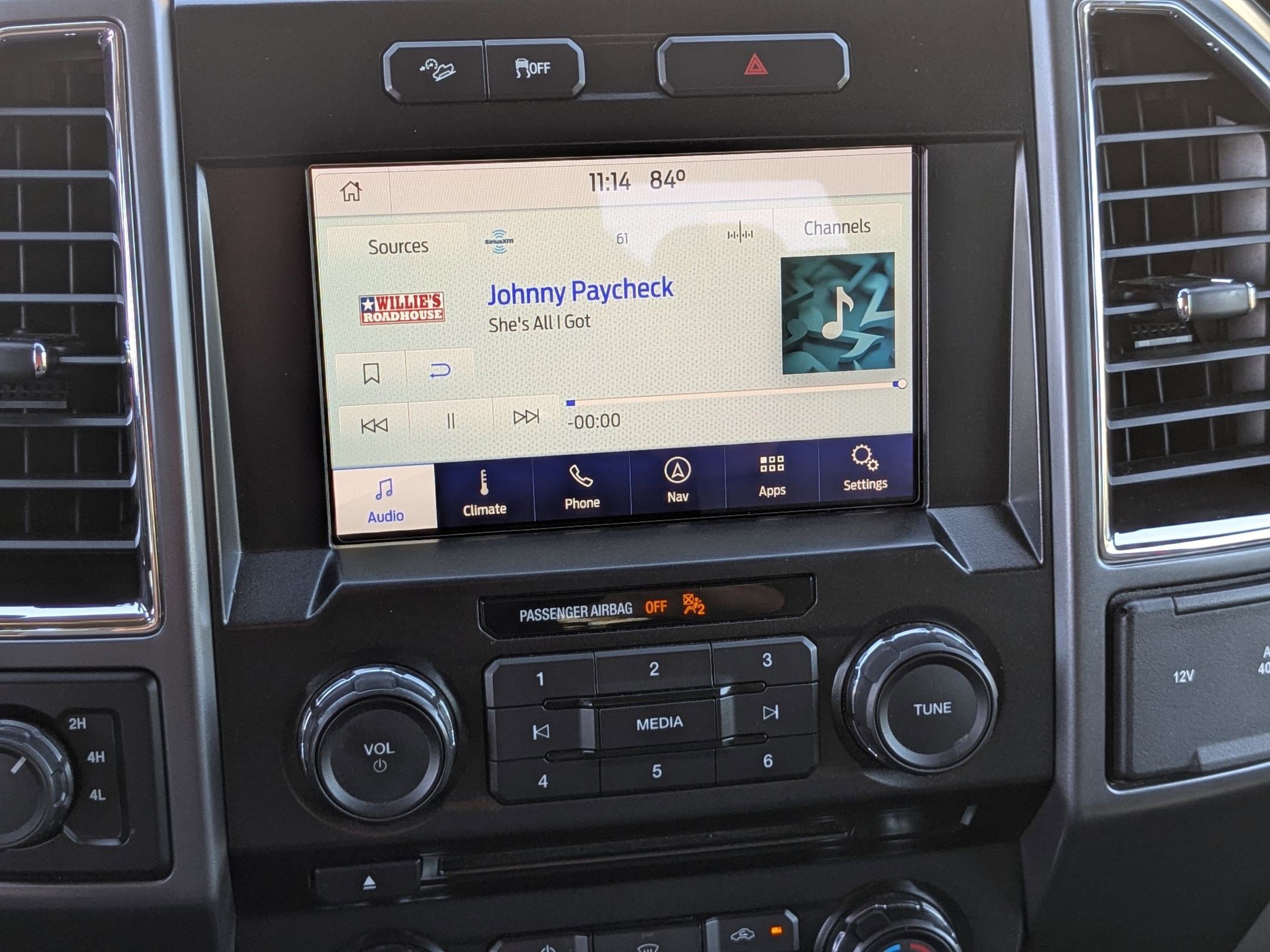 2015 Ford F-150 XLT photo 19