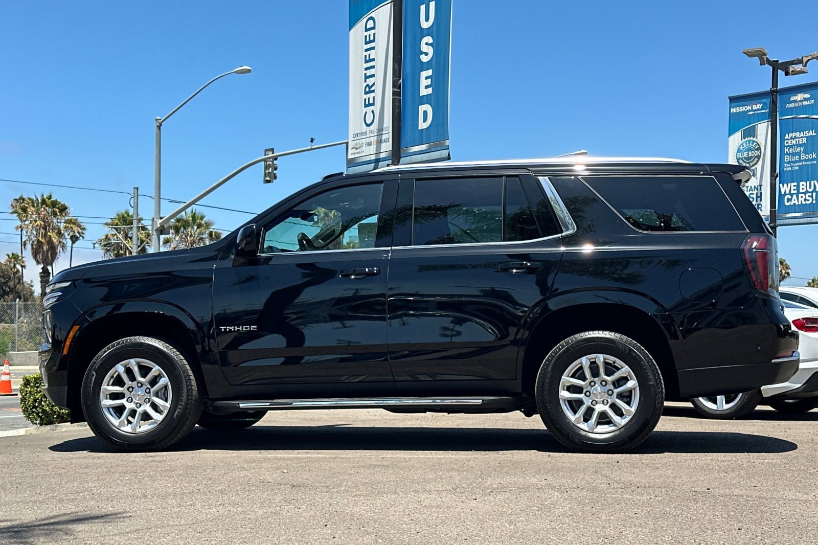 2025 Chevrolet Tahoe LS photo 7