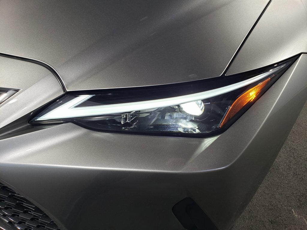 2025 Lexus IS 300 photo 5