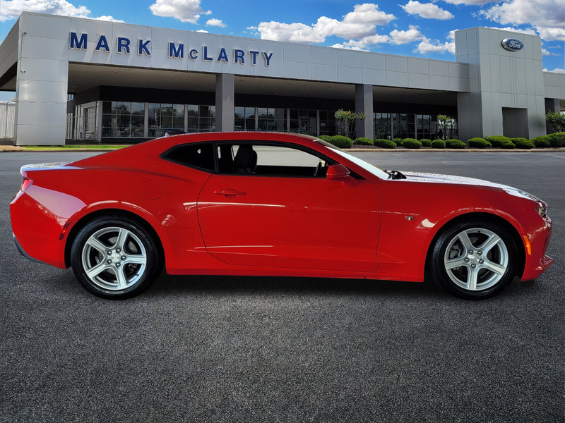 2016 Chevrolet Camaro 1LT photo 2