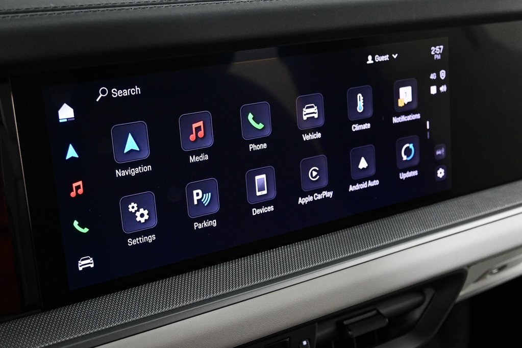2025 Porsche Cayenne photo 13