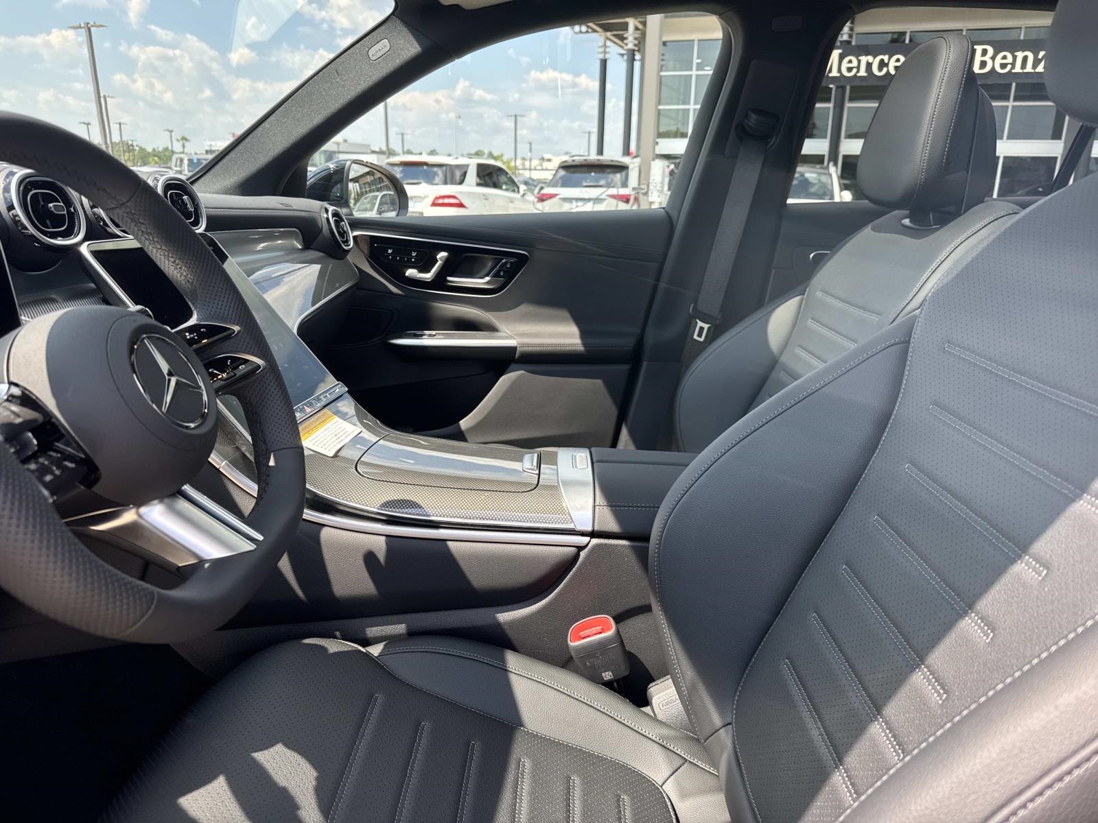 2026 Mercedes Benz GLC 300 photo 6