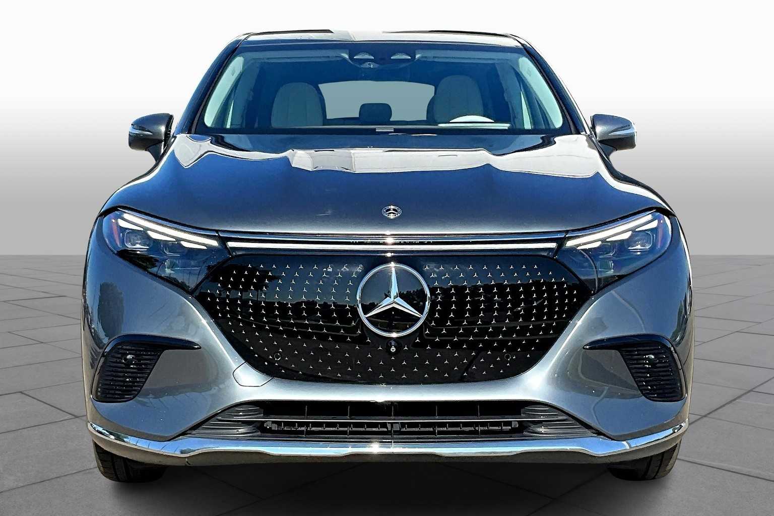 2023 Mercedes Benz EQS SUV 450 photo 3