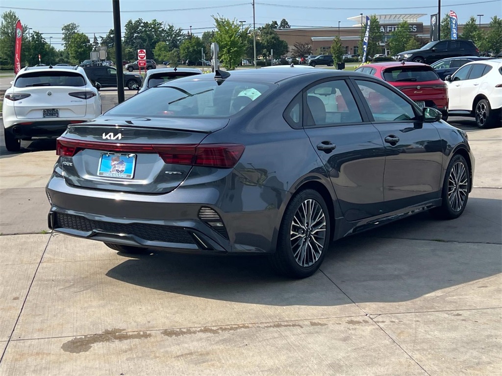 2022 Kia Forte GT-Line photo 5