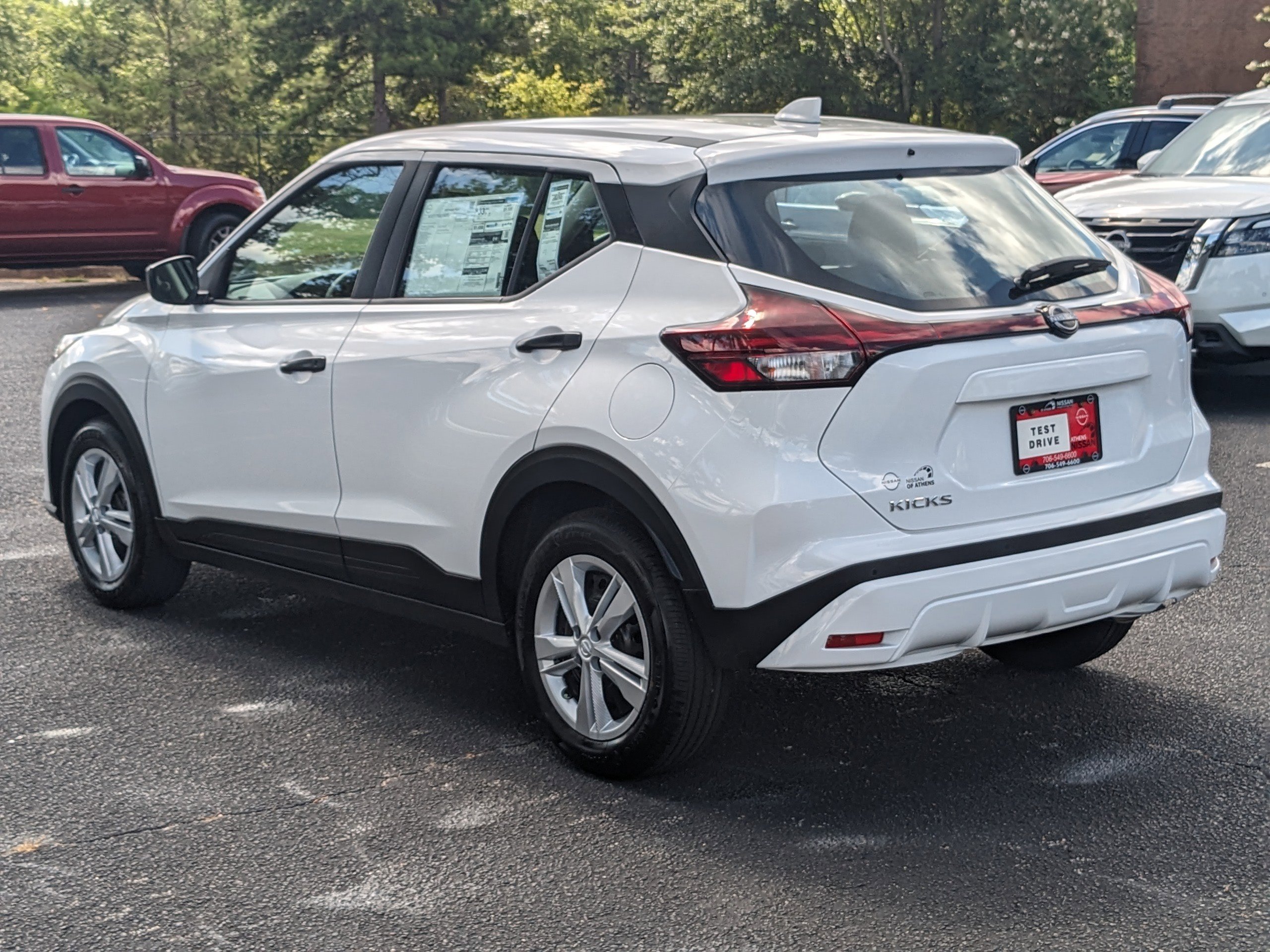 2025 Nissan Kicks Play S photo 3