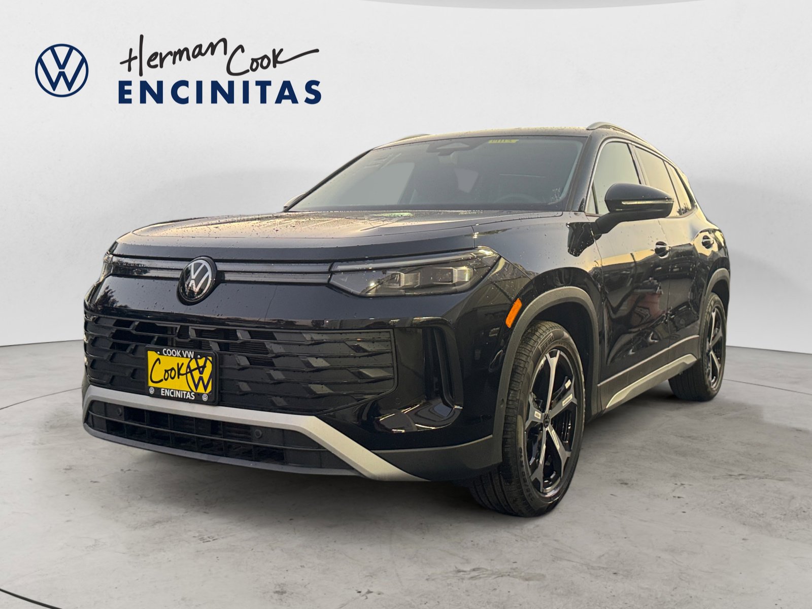 2025 Volkswagen Tiguan SE's photo