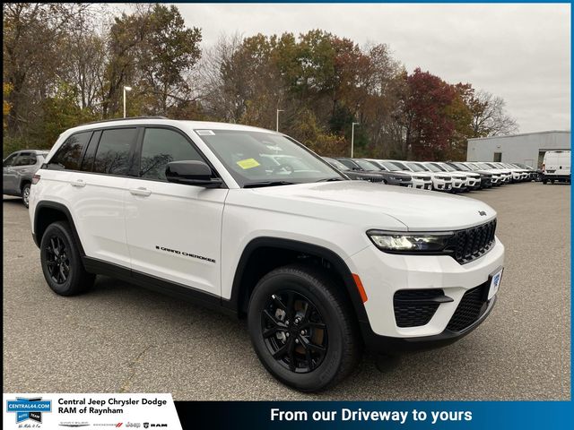 2025 Jeep Grand Cherokee Altitude's photo