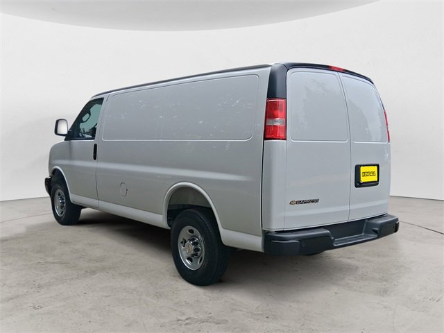 2025 Chevrolet Express Cargo 2500 photo 3