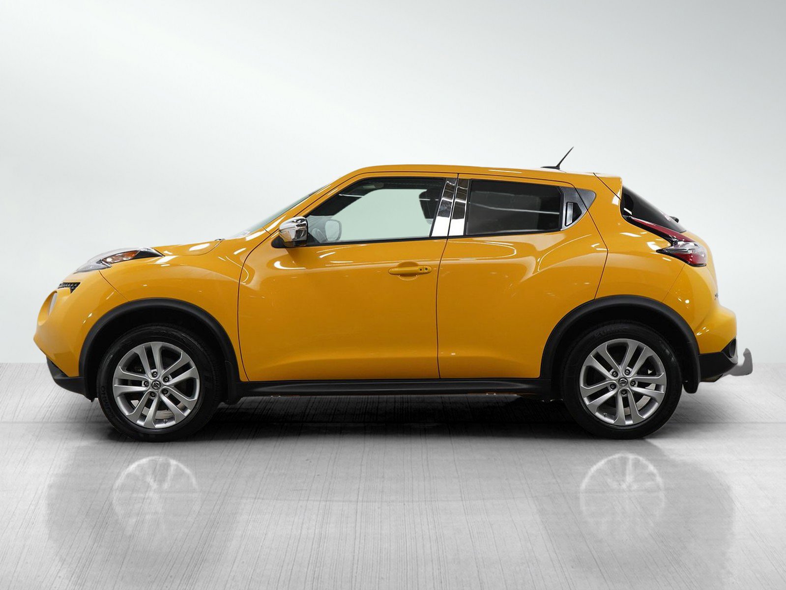 Used 2016 Nissan Juke SL with VIN JN8AF5MV6GT658733 for sale in South Saint Paul, Minnesota