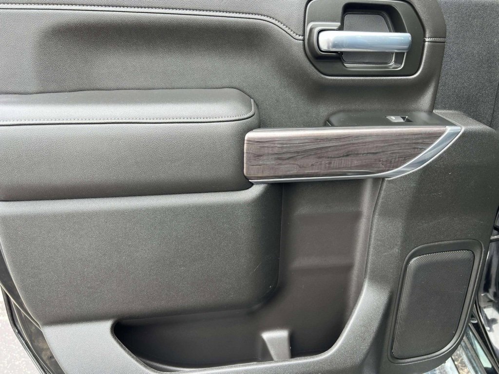 2022 Chevrolet Silverado 2500HD LTZ photo 22