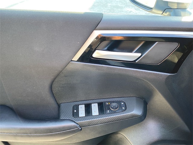 2023 Mitsubishi Outlander ES photo 12