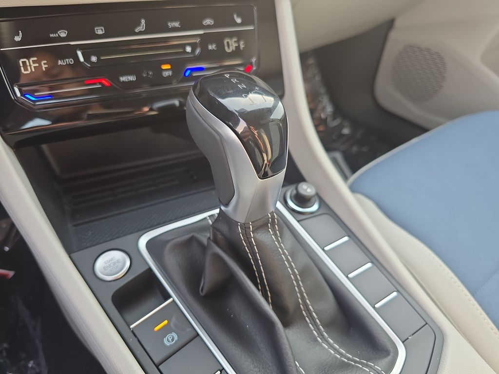 2025 Volkswagen Jetta 1.5T SE photo 10