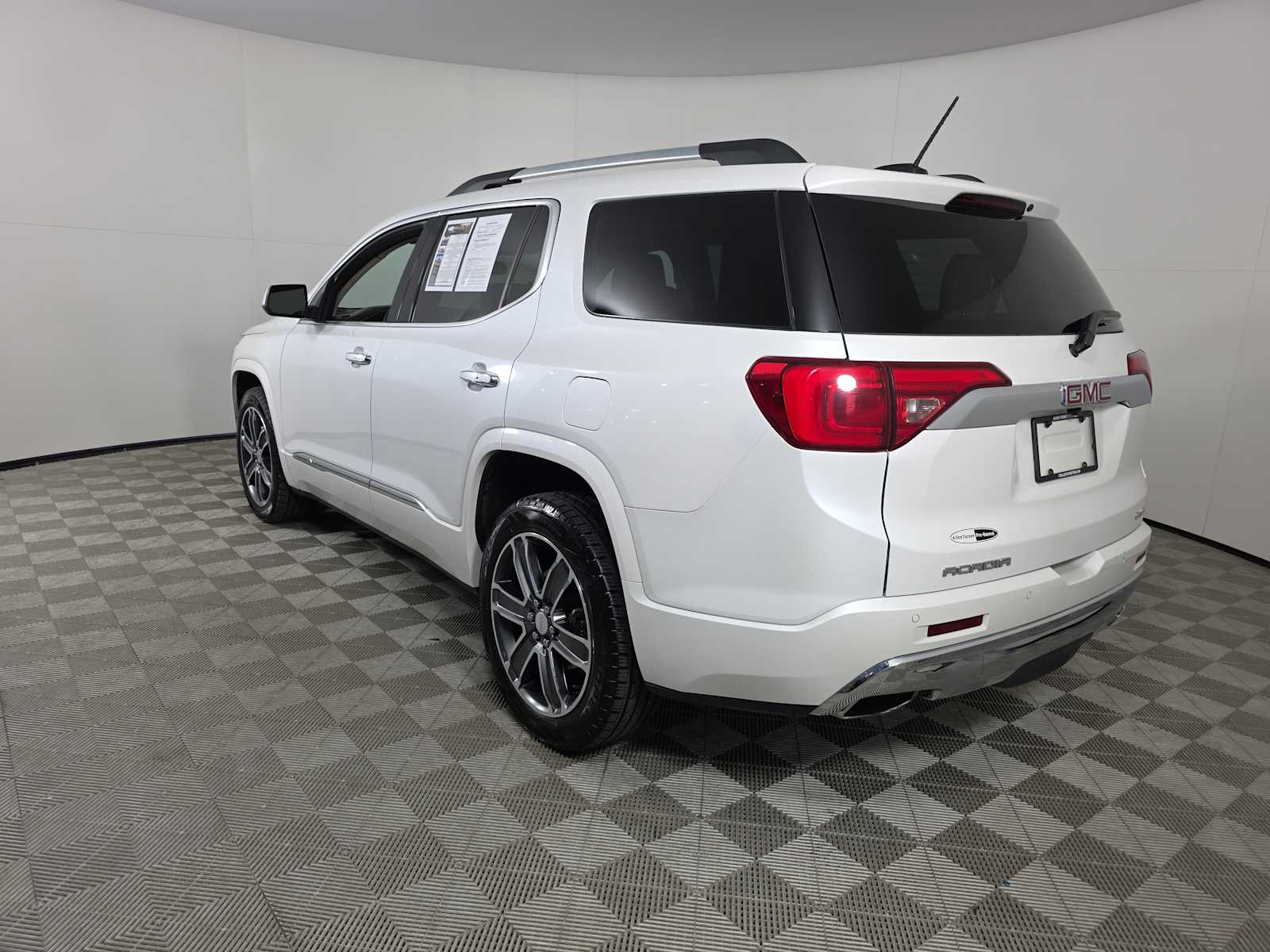 2018 Gmc Acadia Denali photo 4