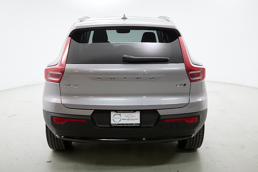 2026 VOLVO XC40 - Image 9