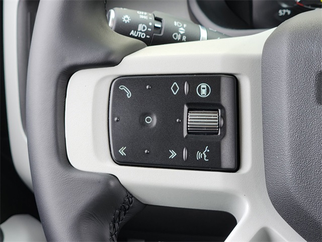 2024 Land Rover Defender 110 S photo 25