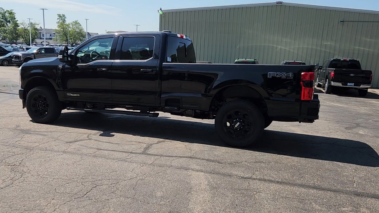 2025 Ford F-350 Lariat photo 4