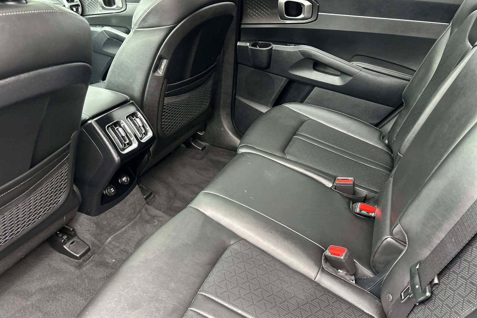 2023 Kia Sorento S photo 11