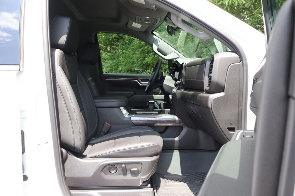 2024 Chevrolet Silverado 1500 LTZ photo 36