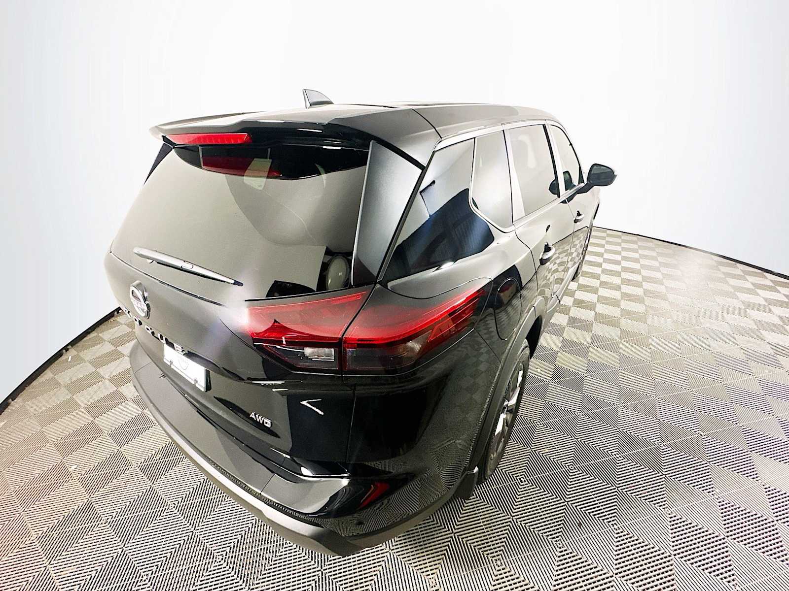 2025 Nissan Rogue S photo 4