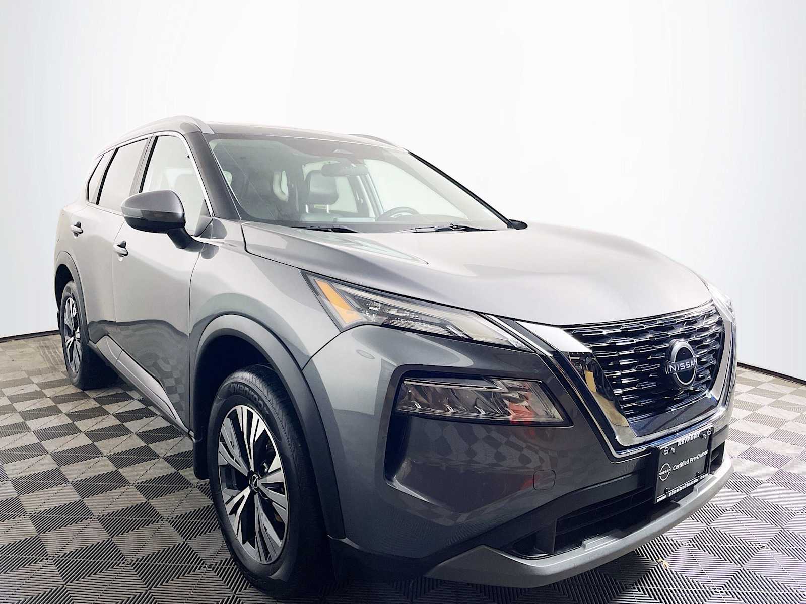 2023 Nissan Rogue SV photo 3