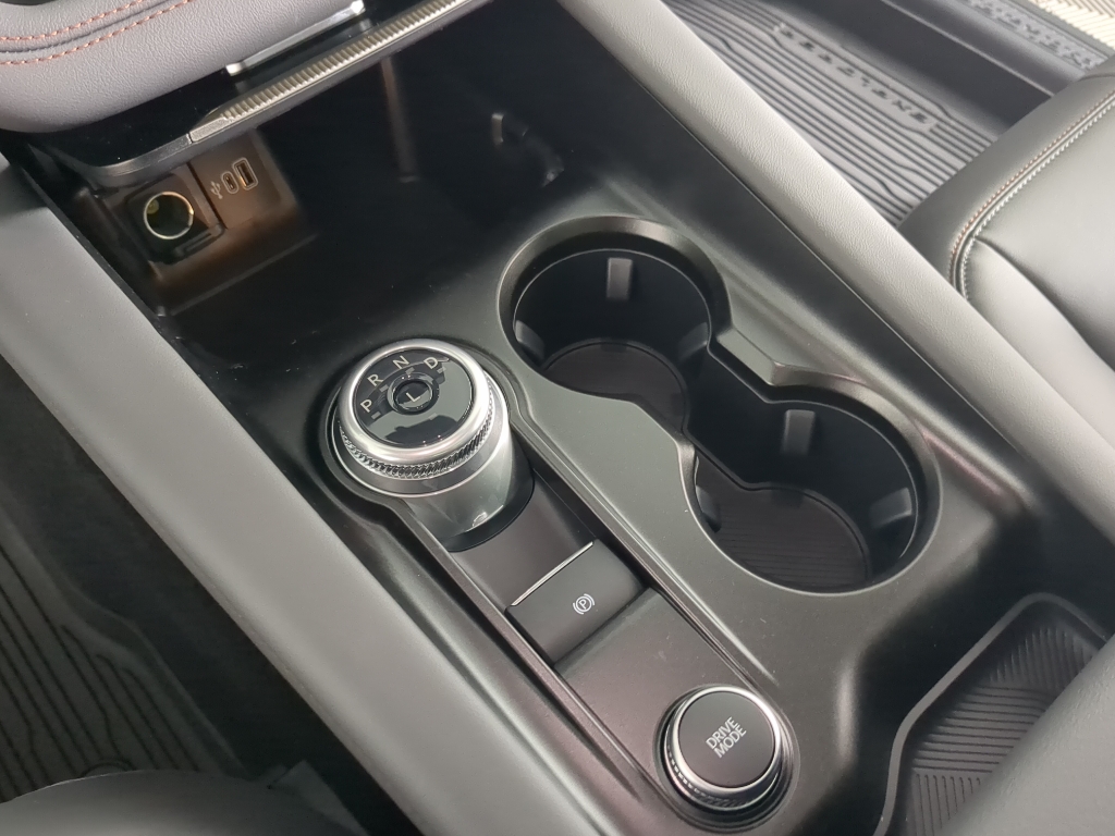 2025 Ford Explorer photo 20