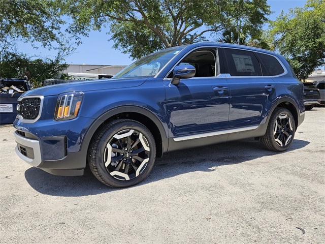 2025 Kia Telluride EX photo 2