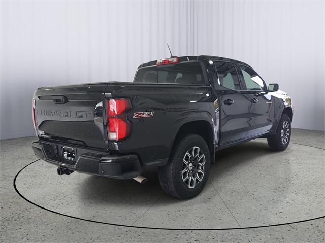 2024 Chevrolet Colorado Z71 photo 2