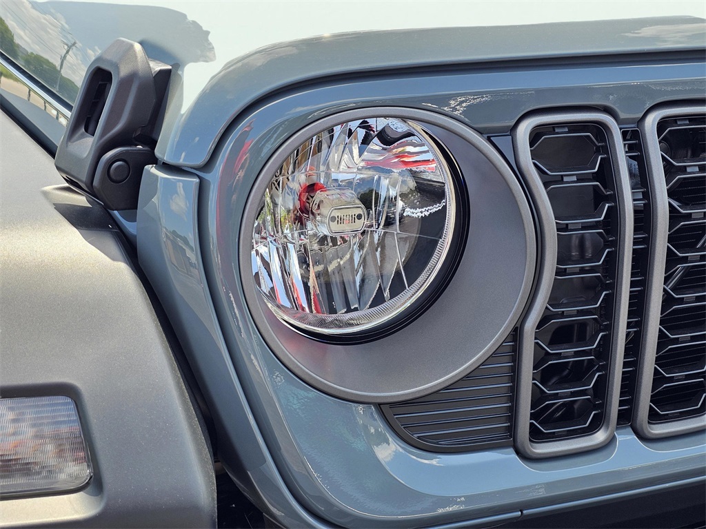 2025 Jeep Gladiator Sport S photo 3
