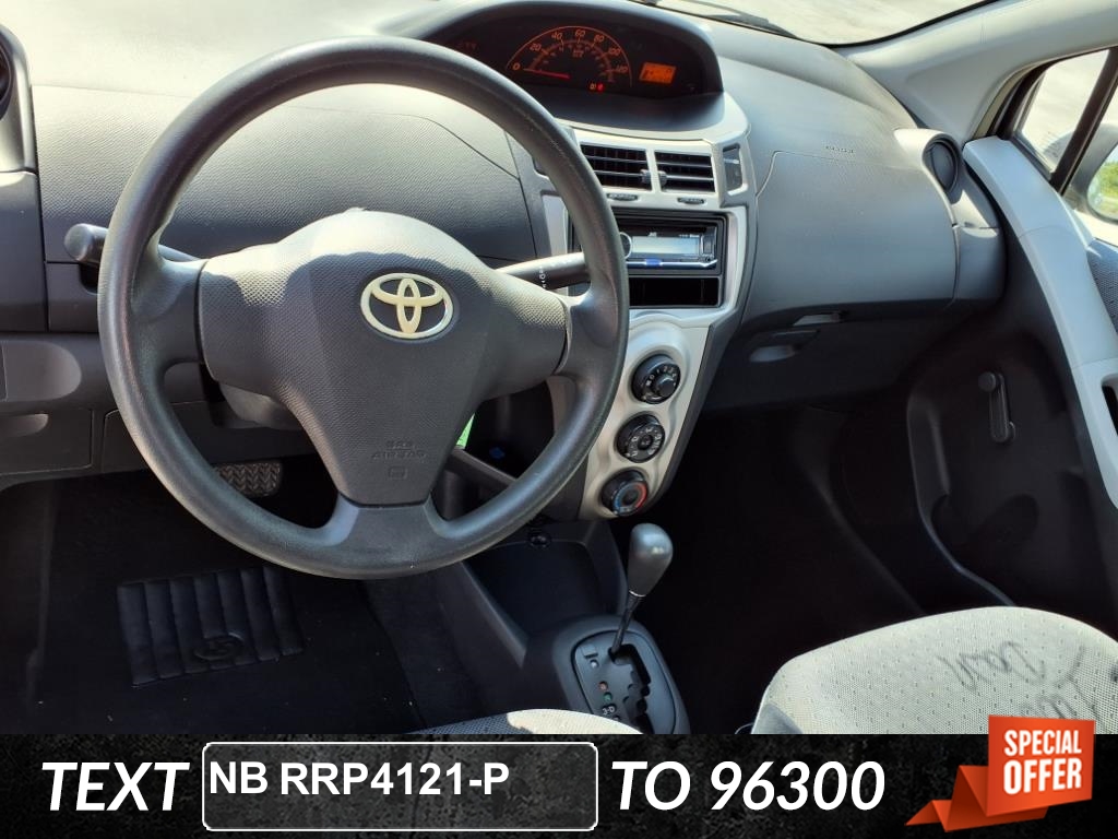 2009 Toyota Yaris Base photo 4