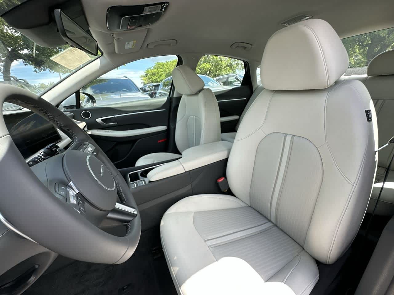 2025 Hyundai Sonata Hybrid SEL photo 11