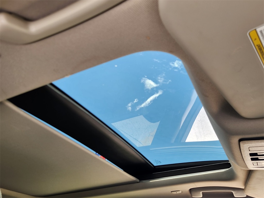 2023 Nissan Rogue SL photo 17
