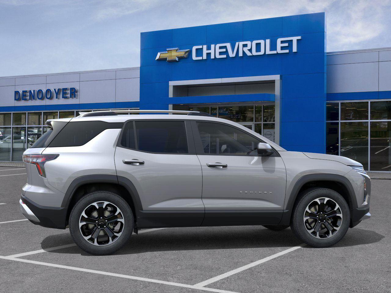 2025 Chevrolet Equinox LT photo 3