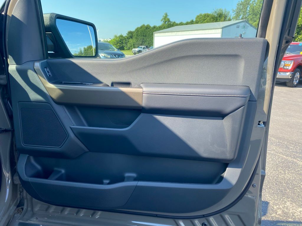 2025 Ford F-150 STX photo 28