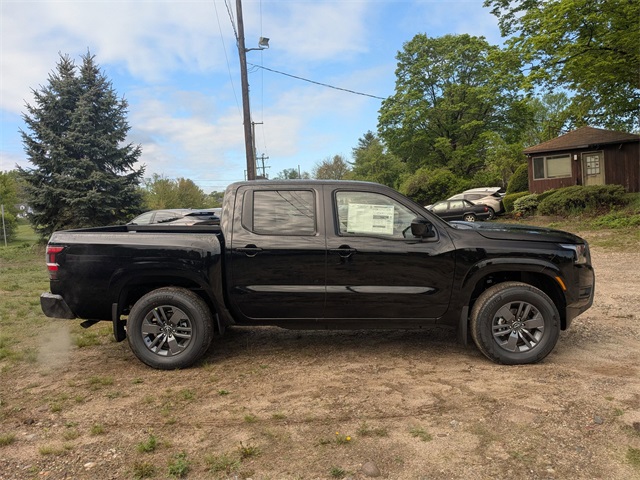 2025 Nissan Frontier SV Crew Cab photo 2