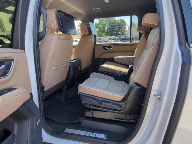 2024 Chevrolet Suburban Premier photo 33