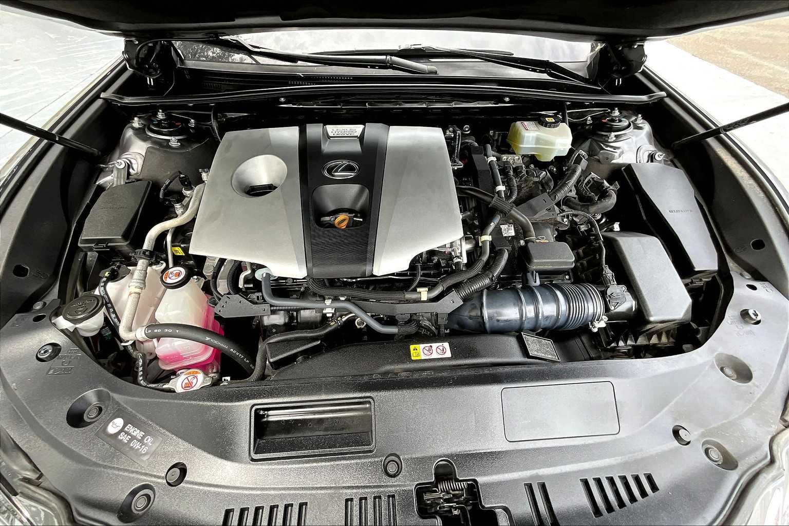 2021 Lexus ES 300h photo 30