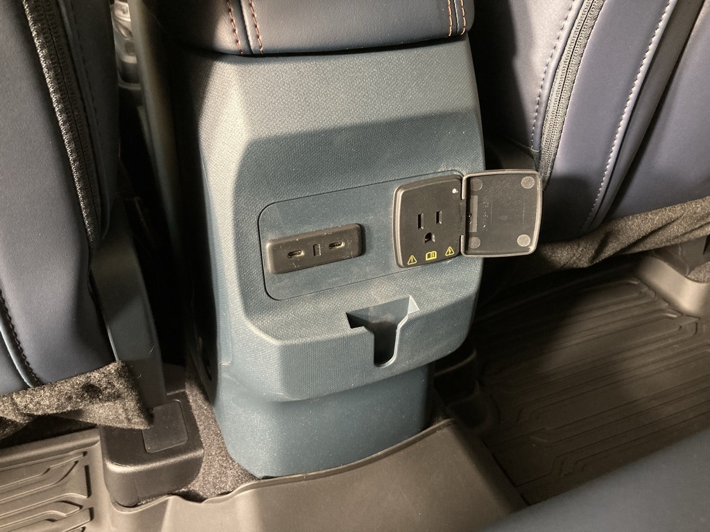 2025 Ford Maverick Lariat photo 4