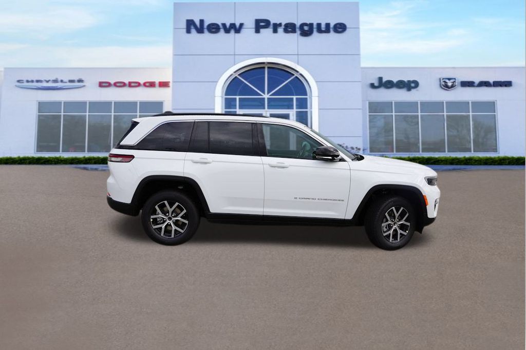 2025 Jeep Grand Cherokee Limited photo 2